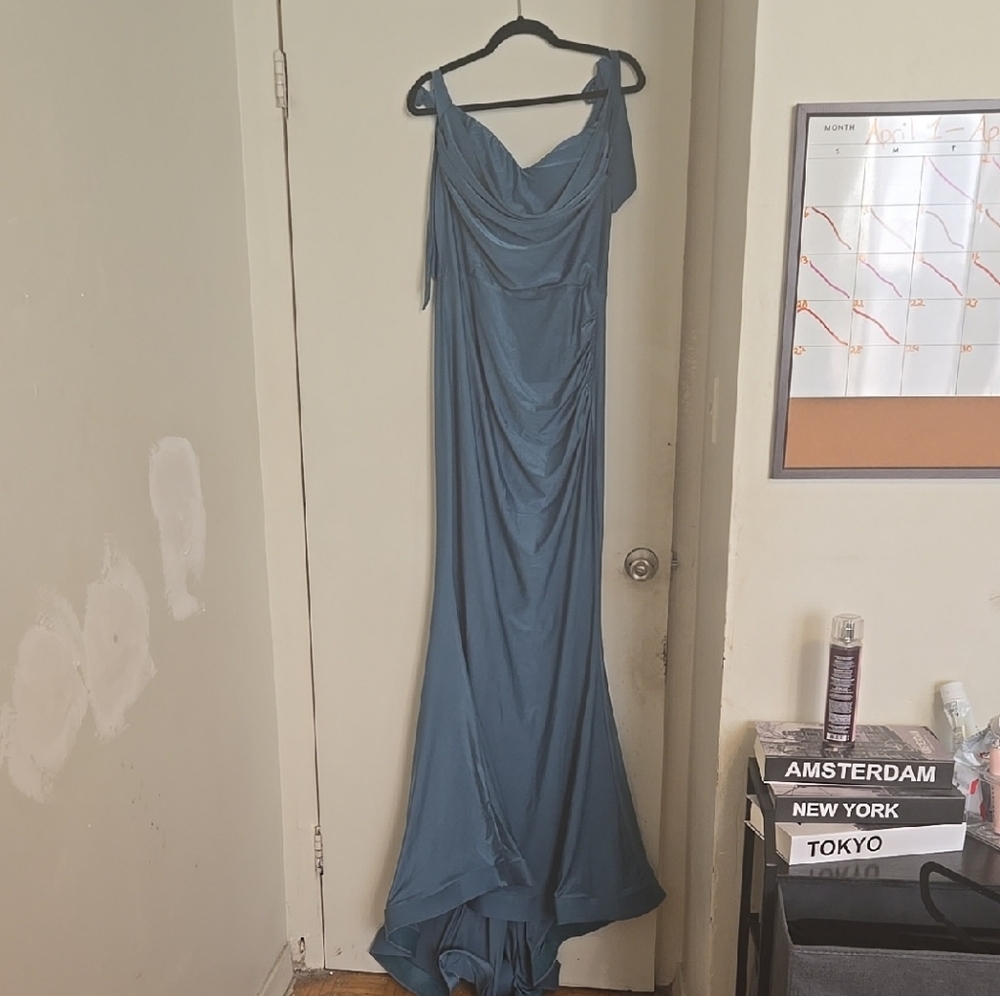 Dark Green Sweetheart Neckline Maxi Dress for Weddings